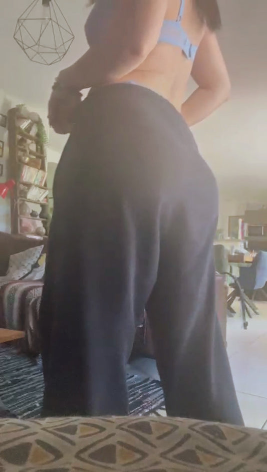 (2min) Hot belching in 2 piece